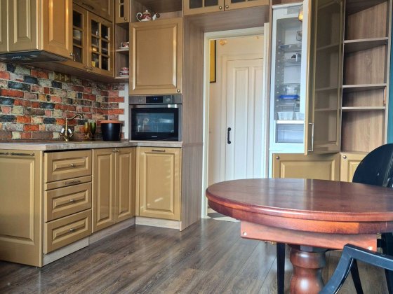 2х кімнатна квартира вул Ревуцького 7 В від власника.  Є генератор