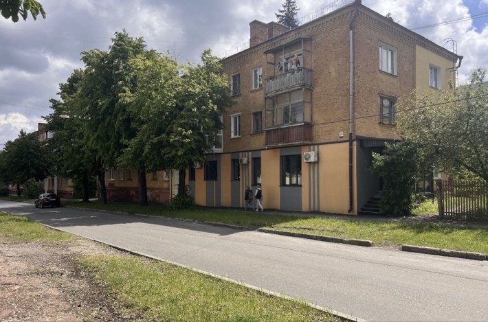 Продам 2-х кімнатну кв. в центрі міста вул. Коцюбинського - фото 1