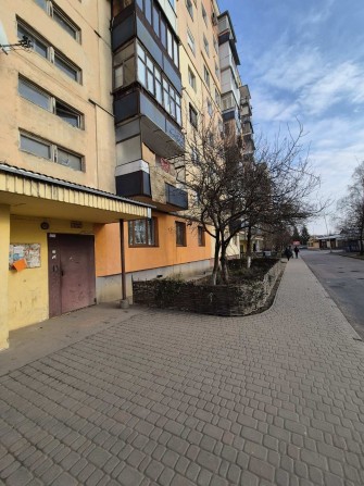 Продається 3х кім-на кв-ра в акуратному стані біля  супермарк  Велмарт - фото 1