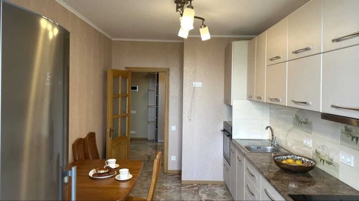 Драгоманова 31 в  Позняки Бажана 3 кімнати - фото 1