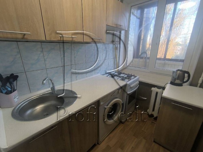 Продаж 1 кімн. квартири за адресою Зодчих 56 А - фото 1