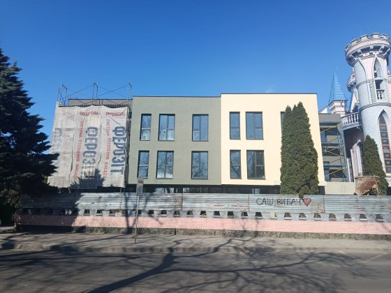 2.5  кімнатна кімн біля Дастора