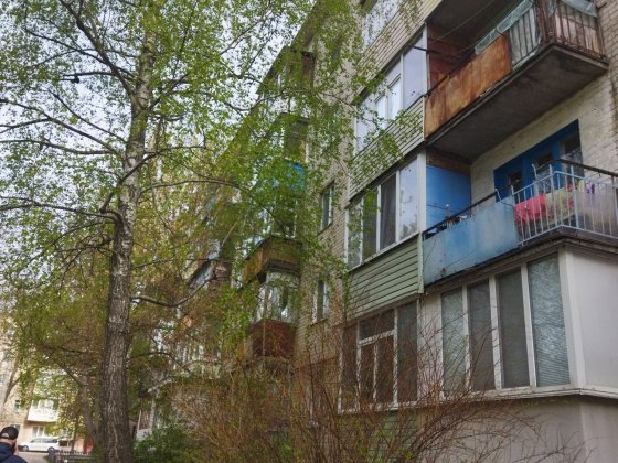 Продам 1 к  32 М2(на Захисників України 12А ) Чернигов