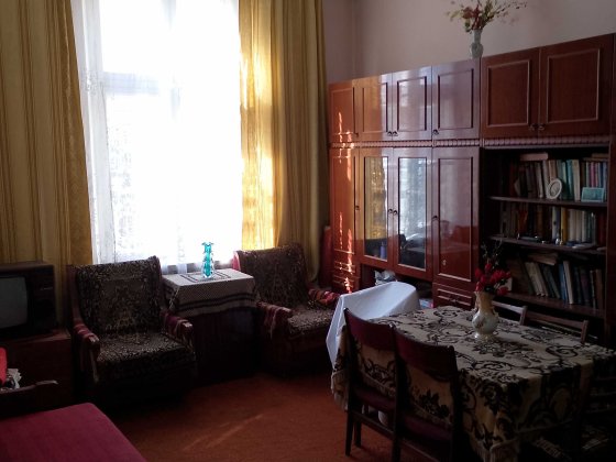 Трикімнатна квартира на двох рівнях  в історичному центрі міста. Чернівці