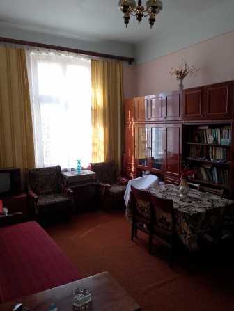 Трикімнатна квартира на двох рівнях  в історичному центрі міста. - фото 1