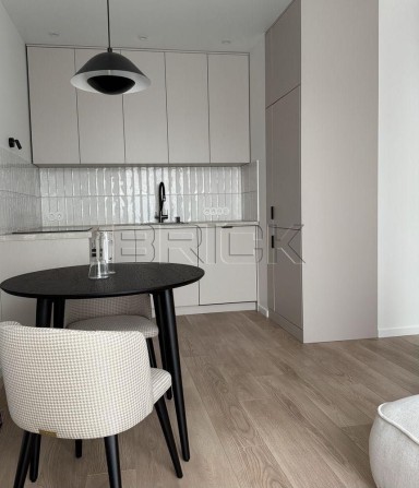 ЖК Республіка метро Теремки Братів Шеметів 10/8 - фото 1