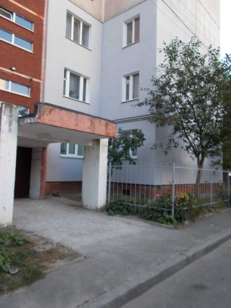 Продам 4-х кімнатну кв-ру 84 м2 на 2\9 поверху, серії ЧН пр-т Перемоги м Чернігів - фото 1