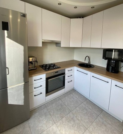 Продаж 3 кімн квартира, ремонт, меблі, техніка, центр міста - фото 1