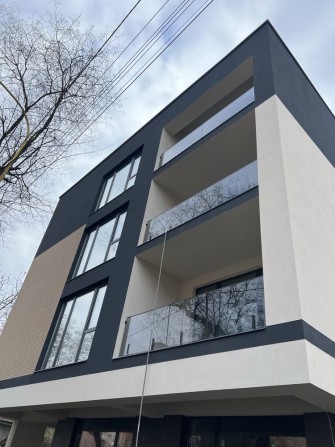 Продаж квартир в зданій в експлуатацію новобудові - фото 1
