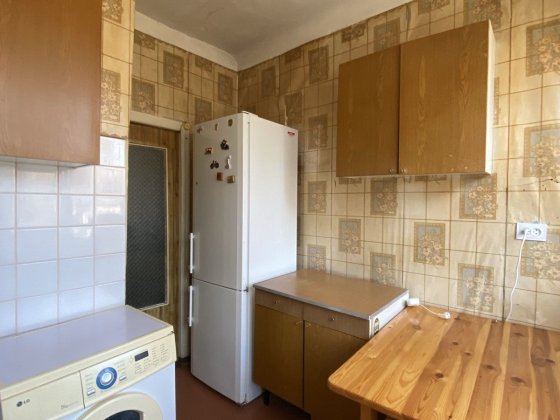 Не кутова. Замінені вхідні двері . Встановлені металопластикові вікна Черкассы