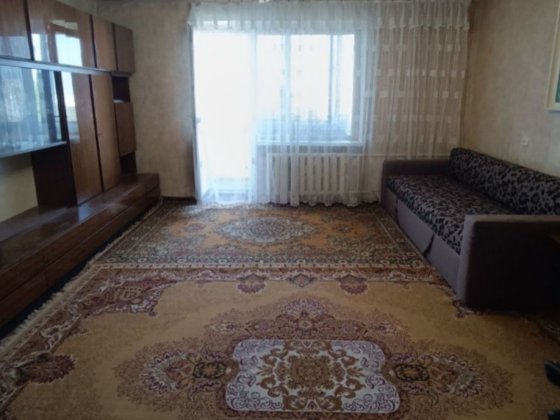 Продаю трьохкімнатну квартиру в центрі міста вул. П'ятницька Чернігів