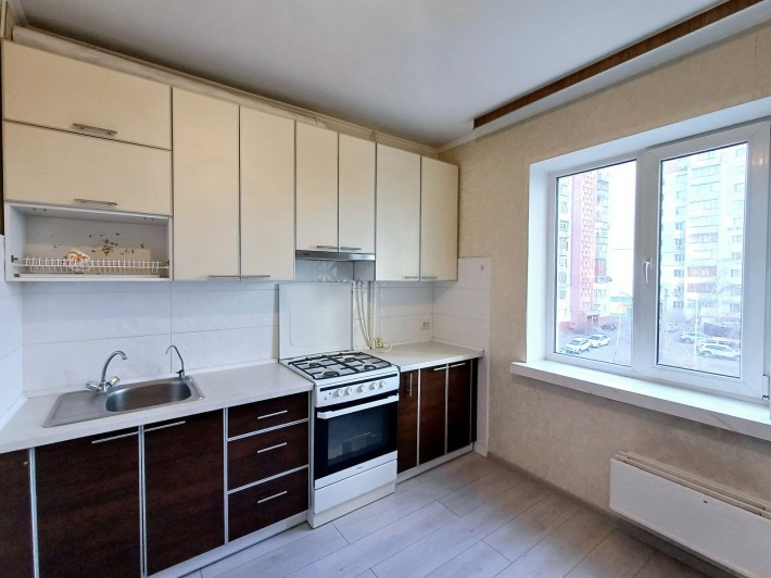 Продаж 3 кімн квартири по Пр Перемоги. Центр. Меблі. - фото 1