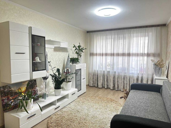 Продам 2к.проспект Юності Вишенька Окремі кімнати Ремонт - фото 1