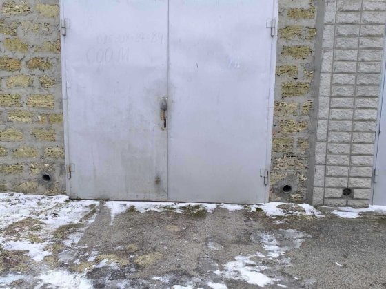 Продам капітальний високий гараж. Центр. Смела