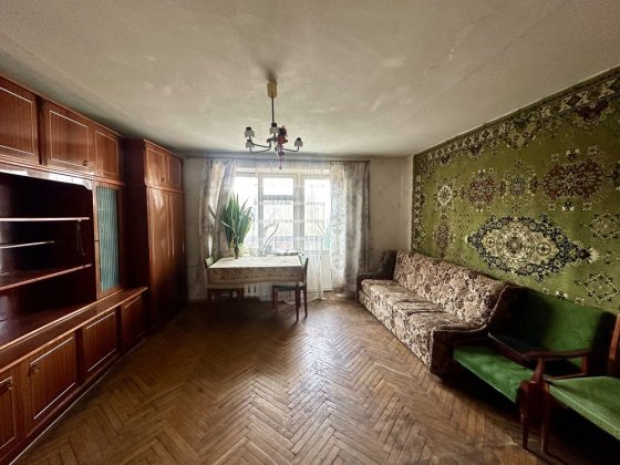 Продаж 4-кімнатної квартири в центрі  міста Черкассы