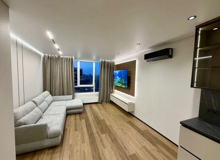 ТОП резервне живлення 3к квартира продаж євроремонт два санвузли  ЖК Варшавський закрита територія ц - фото 1