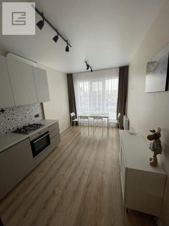 ЖК Кришталеві Джерела 2к квартира  з ремонтом - фото 1