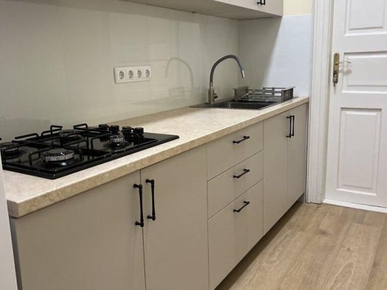 Продаж 1.5 кімнатної в центрі з газом Ужгород