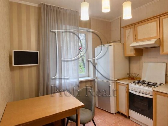 Продаж 2 кімн. затишної квартири  вул. Мостицька 26
