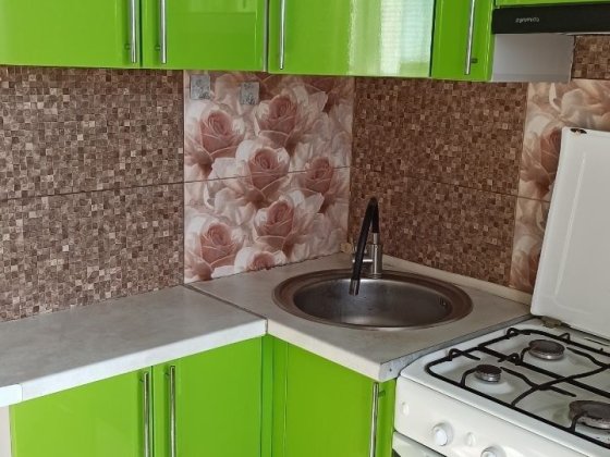 Продаж 2-кімнатної квартири з ремонтом у чудовому районі по вулиці Космонавтів Чернигов