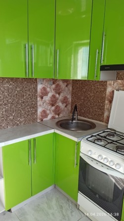 Продаж 2-кімнатної квартири з ремонтом у чудовому районі по вулиці Космонавтів - фото 1