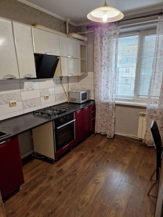 Продам 2 кімнатну квартиру в новому районі по в. Міцкевича - фото 1