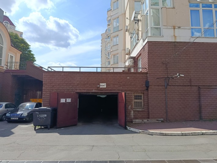 Сдам Подземный гараж , с зарядкой для электро кара. - фото 1