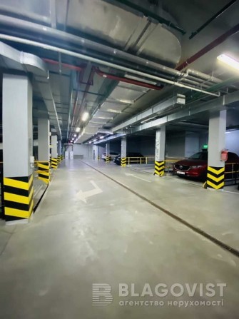 Оренда паркомісця в ЖК Аристократ вул. Коновальця, 34А - фото 1
