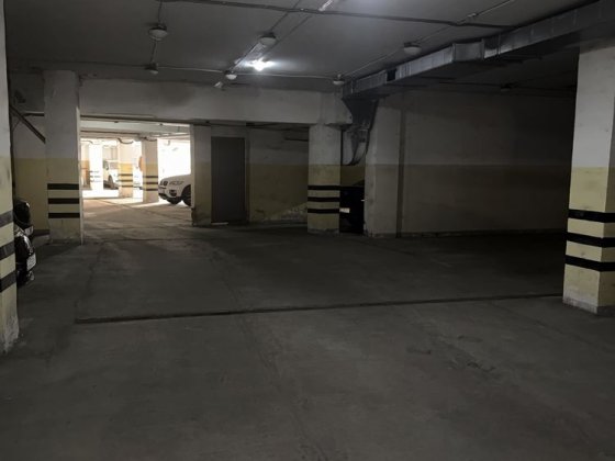 Оренда Печерськ паркомісце  м Печерська вул Євнгена Коновальця 32 Б