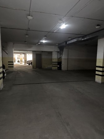 Оренда Печерськ паркомісце  м Печерська вул Євнгена Коновальця 32 Б - фото 1