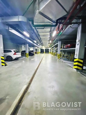 Оренда паркомісця в ЖК Аристократ вул. Коновальця, 34А - фото 1