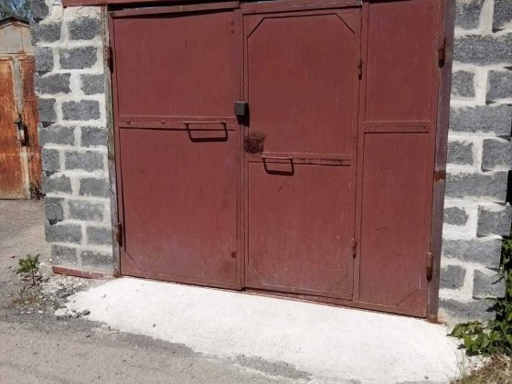 Продам приватизований гараж в ГБК 12 вул.Надрічна - Максимовича. Івано-Франківськ