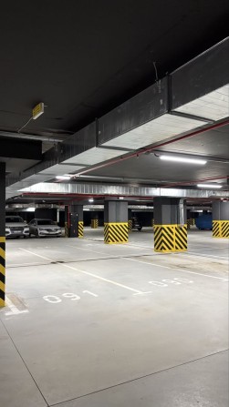 Паркомісце, пізмемний паркінг, манхетен ап, озеро, парк - фото 1