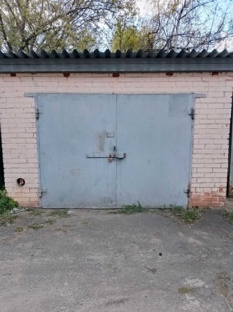 продам гараж за зупинкою громадського транспорту Героїв України. 50 м. від зупинки - фото 1