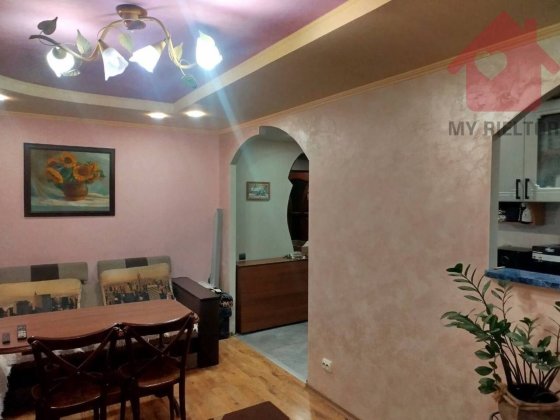 Продаж трикімнатної квартири по вул.Грушевського Ужгород