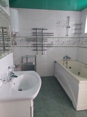 Продам 3-х комн. квартиру, перепланированную в 2-х комн, пр Мира,3, Левобережный-3 - фото 1