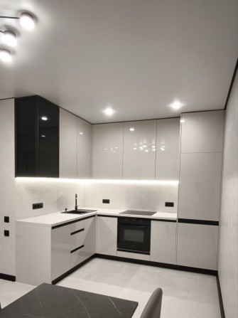 Продаж 2-кім квартири новобудова з ремонтом, меблями та технікою - фото 1