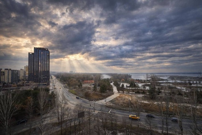 Продаж просторої 3к квартири 89.5 м², Набережна Перемоги 130. - фото 1