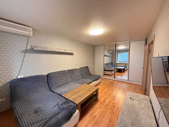 У продажу Затишна 2-кімнатна квартира на Лівому березі Днепр