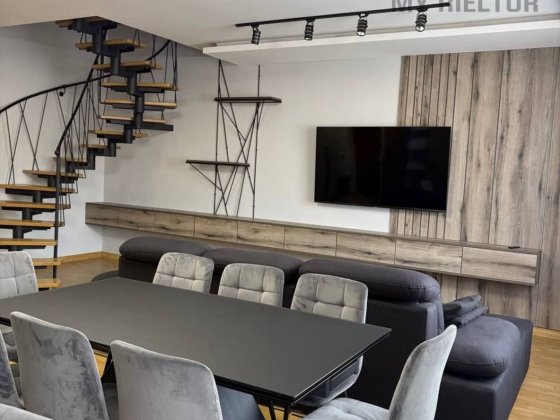 Продаж чотирикімнатної квартири по вул.Тлехаса Ужгород