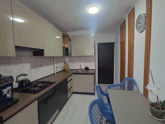 Продам 3к з капітальним ремонтом в тихому райончику, майже як приватний сектор Дніпро