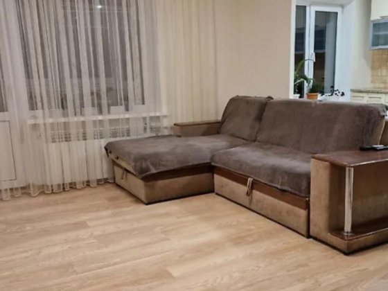 Продам 4-комн квартиру в районе Космонавтов ул. Днепр