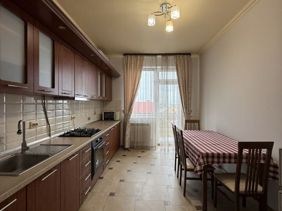 Продаж 3-х кімнатної квартири. Ужгород