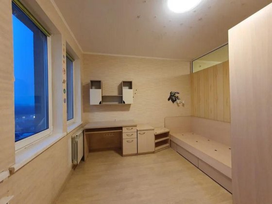 Продам 4-комн квартиру в районе 8 Марта [Юбилейный] ул. Днепр