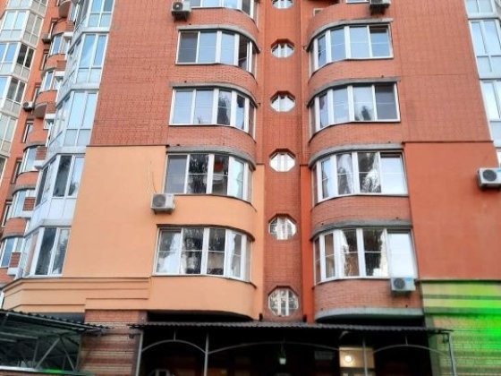 Здам в оренду паркомісце під електромобіль Сдам в аренду паркоместо под электромобиль