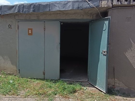 Гараж Гравітон, р-н вул.Руська, кооператив  N 7,напроти БудМакса Чернівці