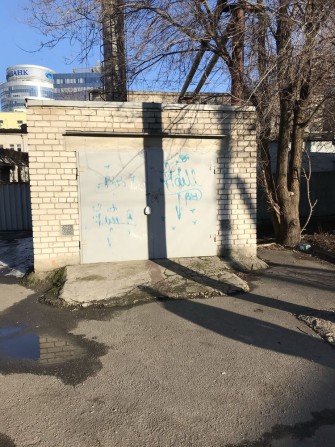 Продам кирпичный гараж в центре возле пассажа - фото 1