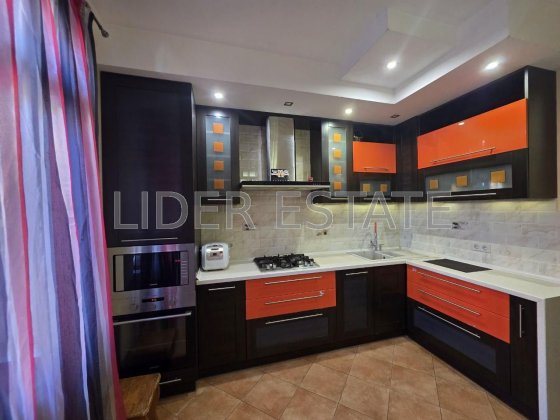 Продам 2-кімнатну квартиру по вул. Гленца Ужгород