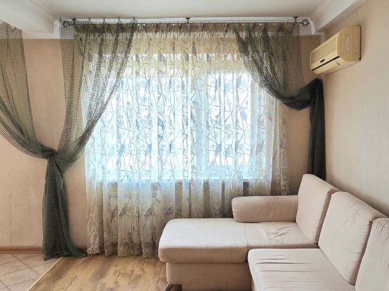 Квартира на Русанівці, з ремонтом, біля Дніпра. Без комісії.