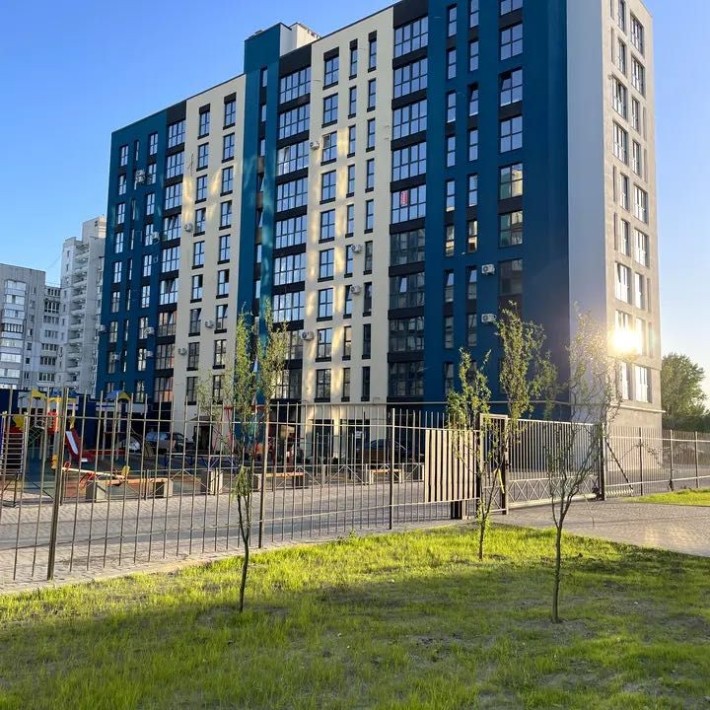 Продаж двокімнатної квартири на комфортному пʼятому поверсі з газом і видом на Дніпр - фото 1